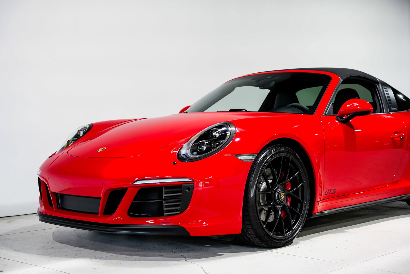 2017 Porsche 911 Targa 4 GTS — photo 30