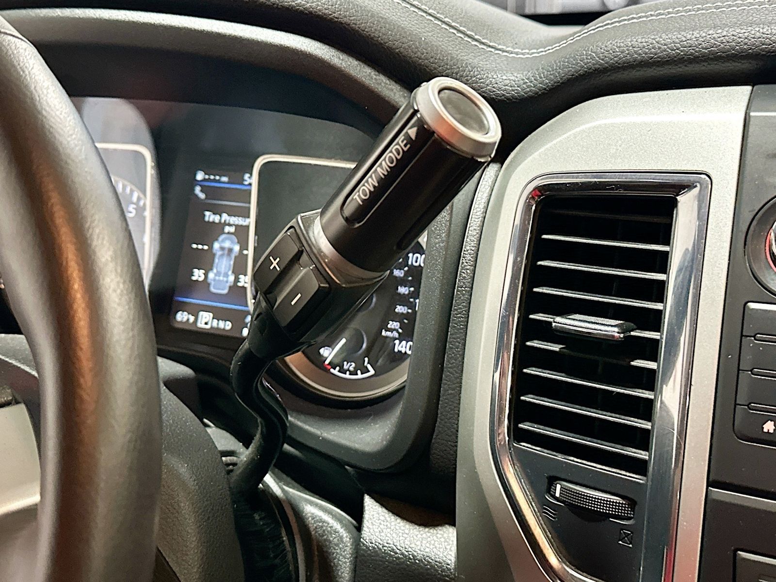 Used 2019 Silver Nissan PRO-4X image 17