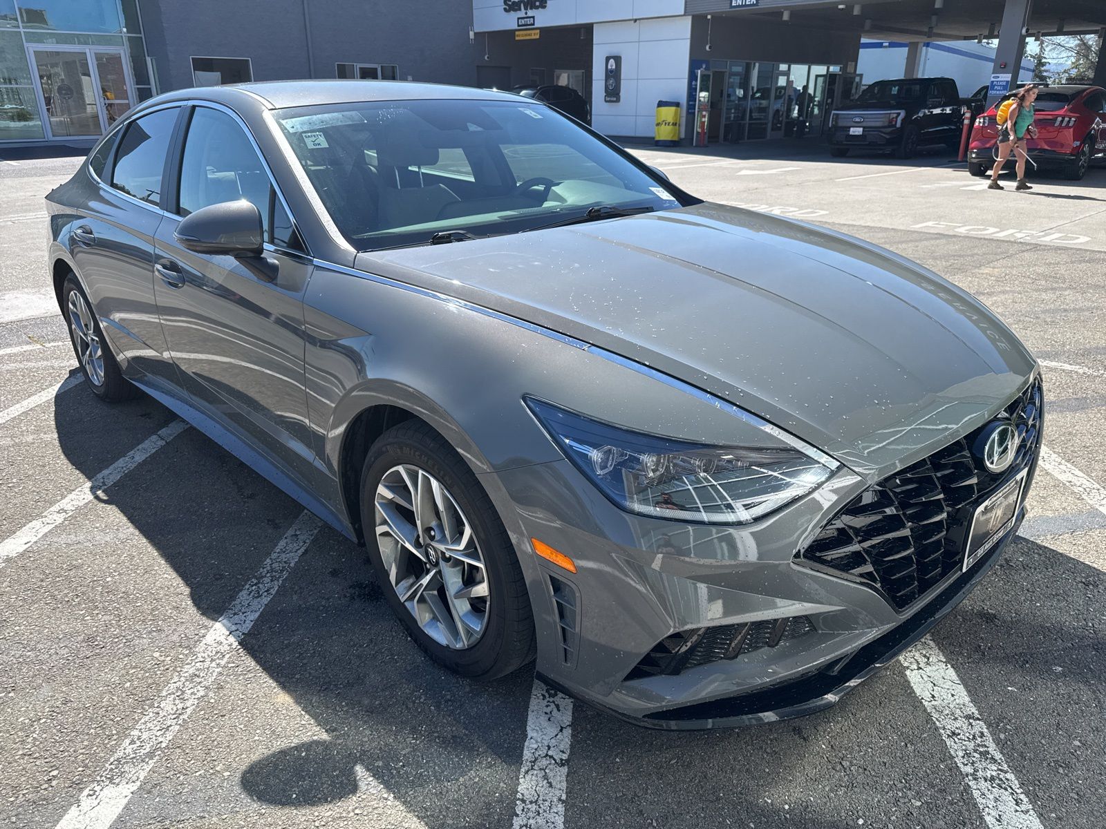 Used 2023 Gray Hyundai SEL image 7