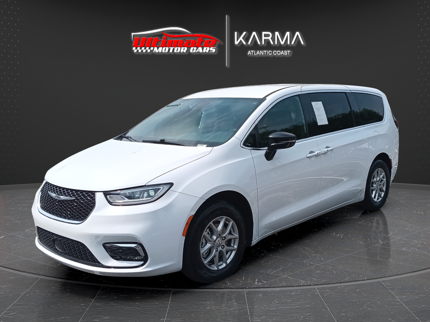 Bright White Clearcoat 2024 Chrysler Pacifica Minivan Front-Wheel Drive 9-Speed Automatic