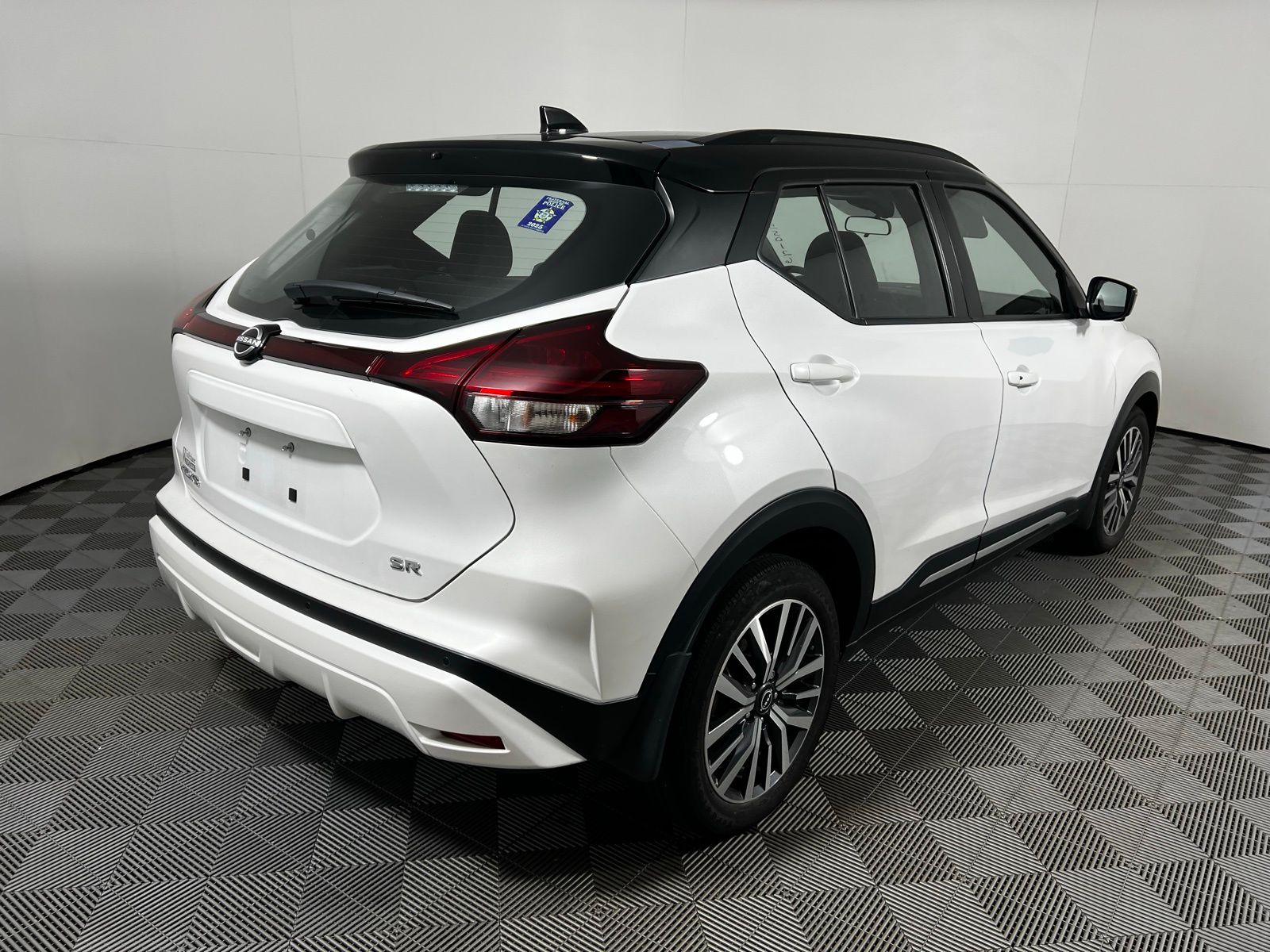 Thumbnail: 2023 Nissan Kicks - 5