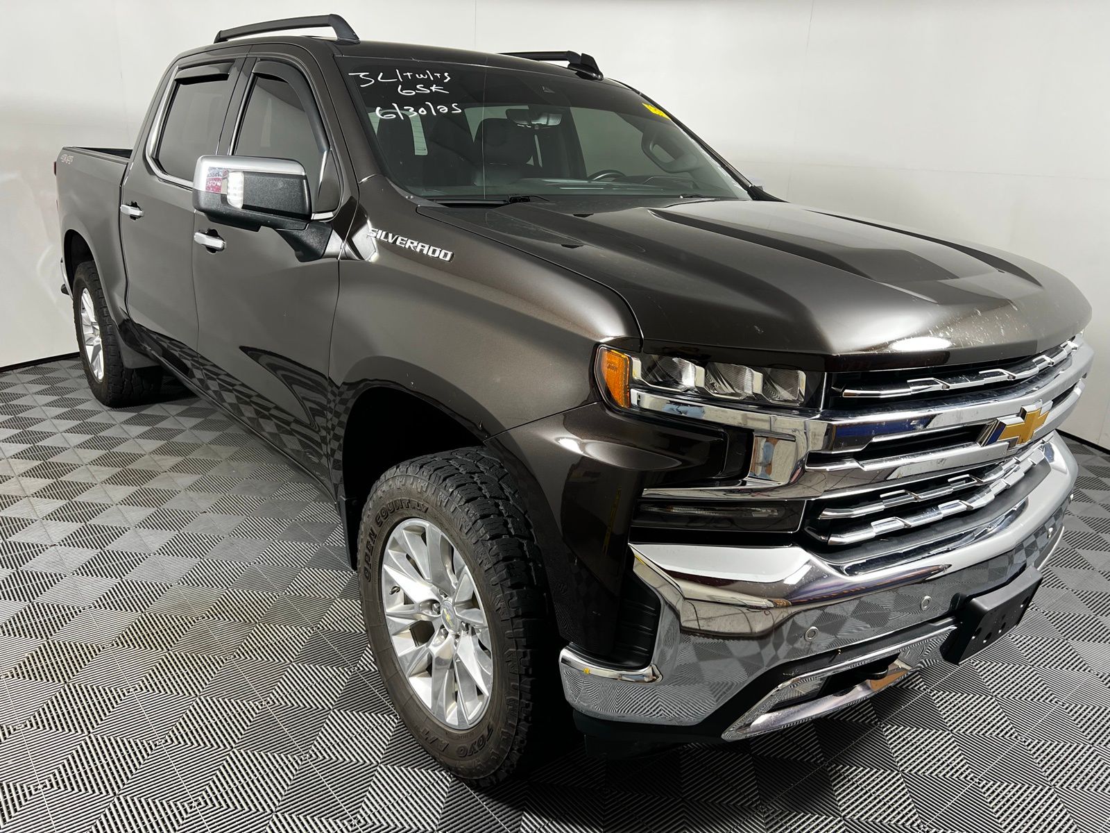 Thumbnail: 2019 Chevrolet Silverado 1500 - 3