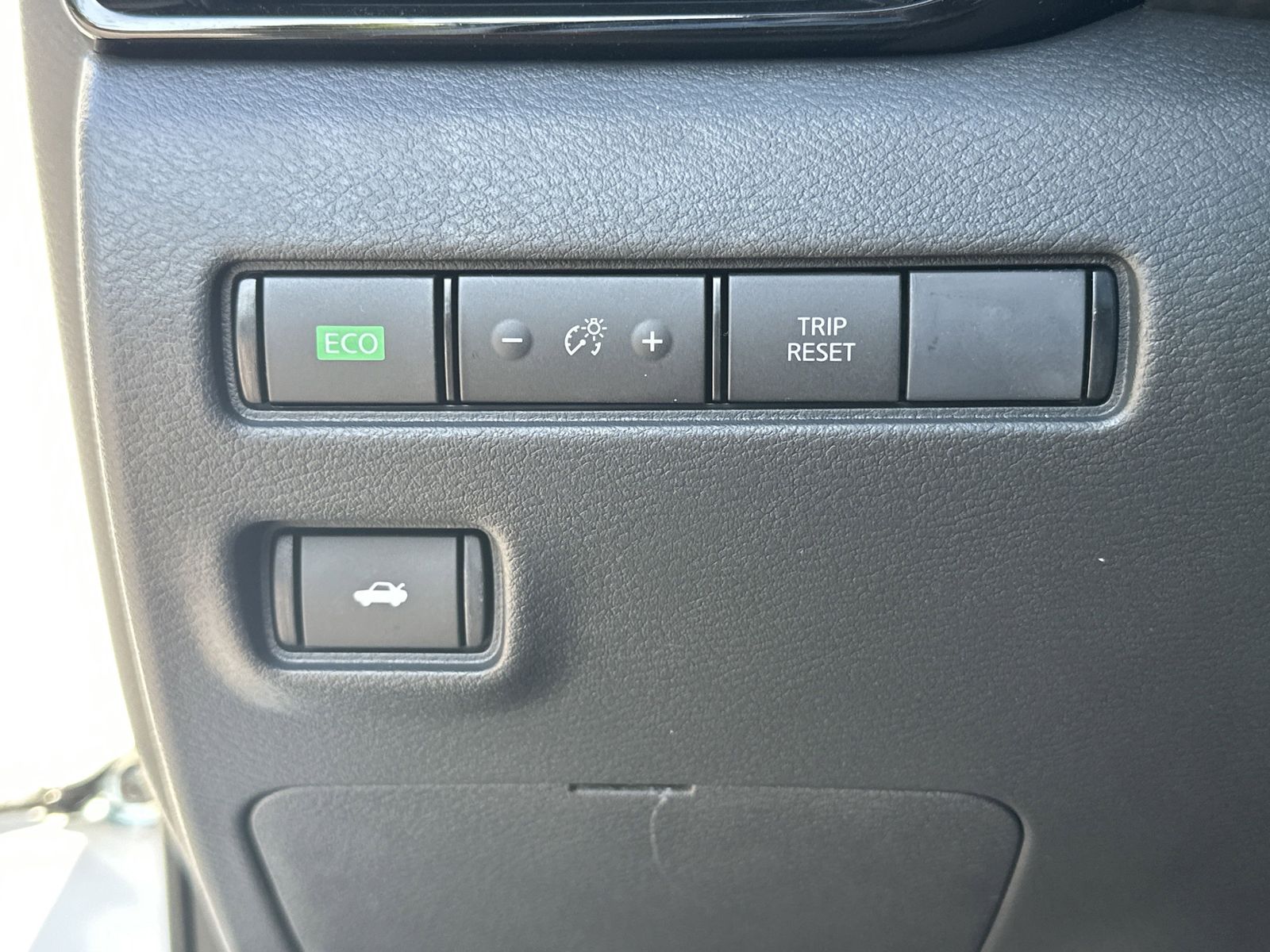 2025 Nissan Sentra SV photo 13