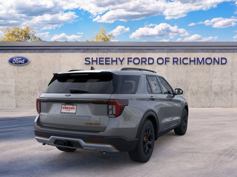 New 2026 Carbonized Gray Metallic Ford Tremor image 8