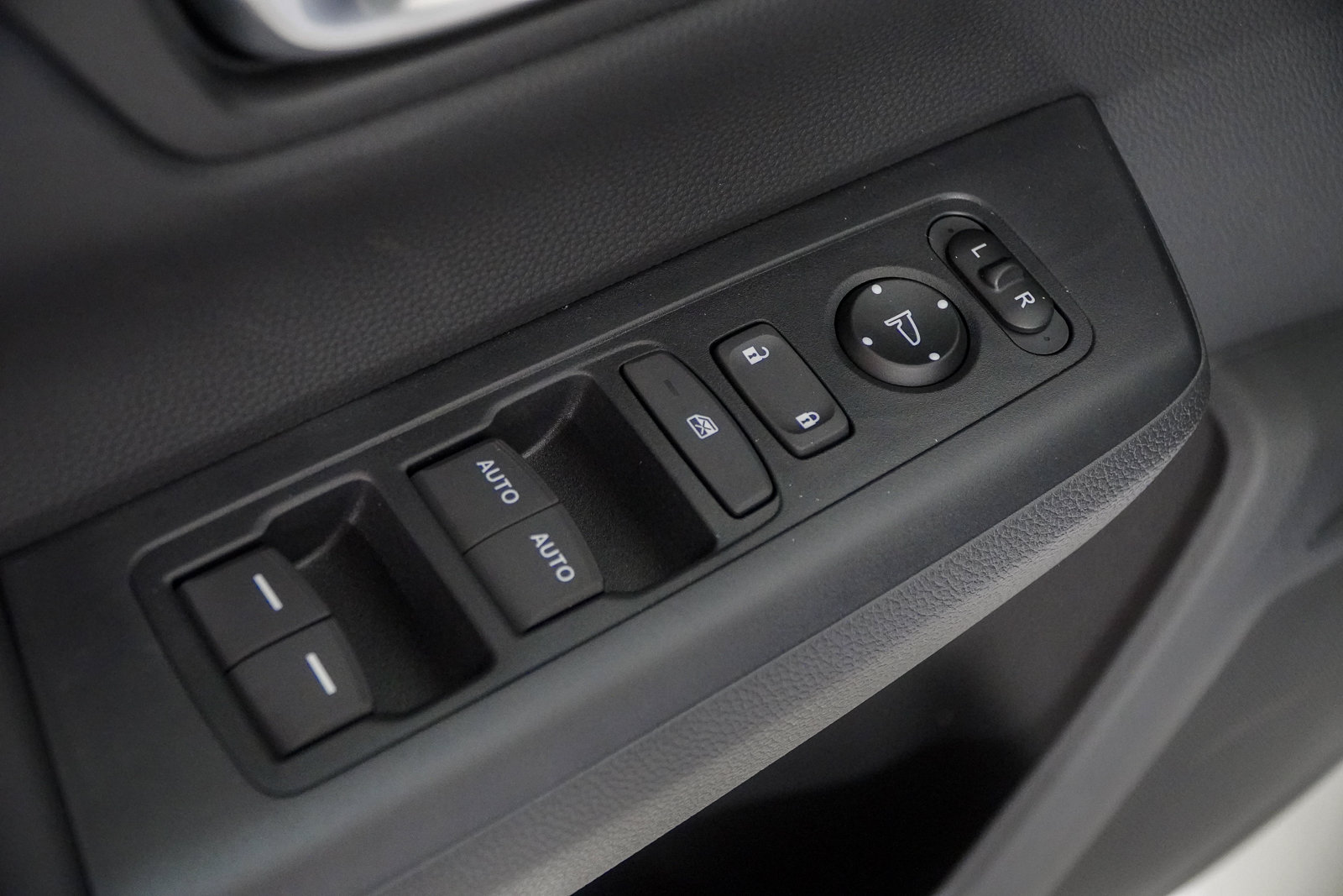 2026 Honda CR-V EX - Photo 18