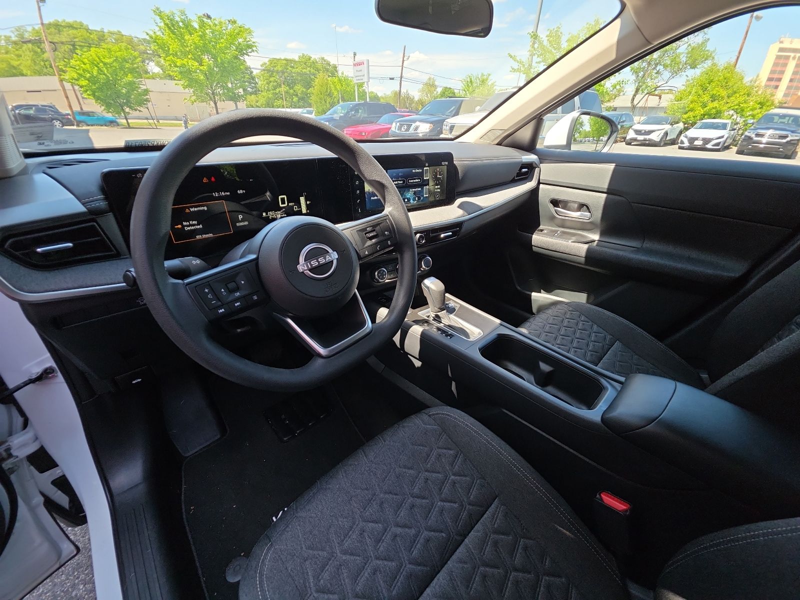 Used 2025 White Nissan SV image 31