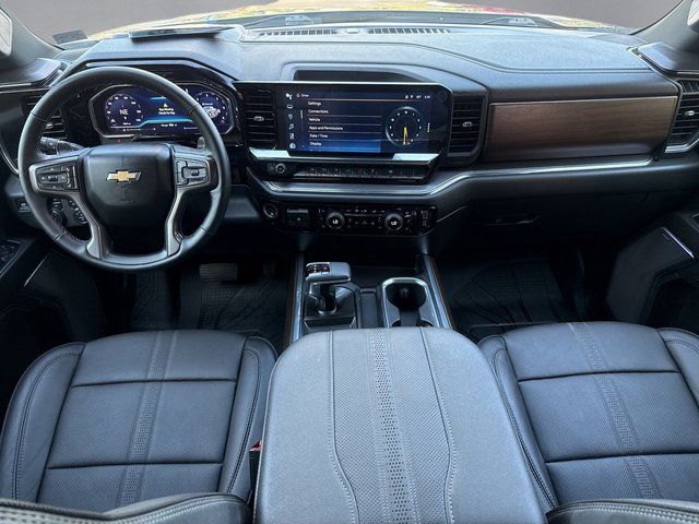 Used 2024 Gray Chevrolet High Country image 3