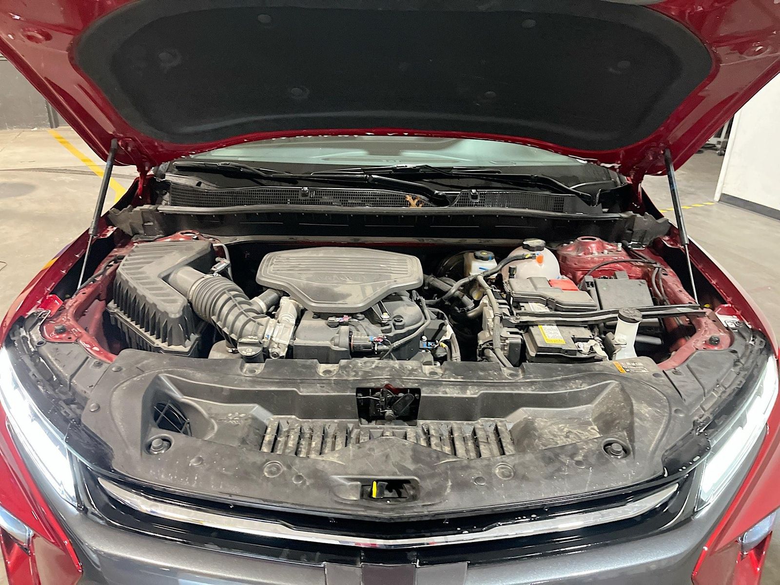 Used 2025 Red Chevrolet Premier image 31