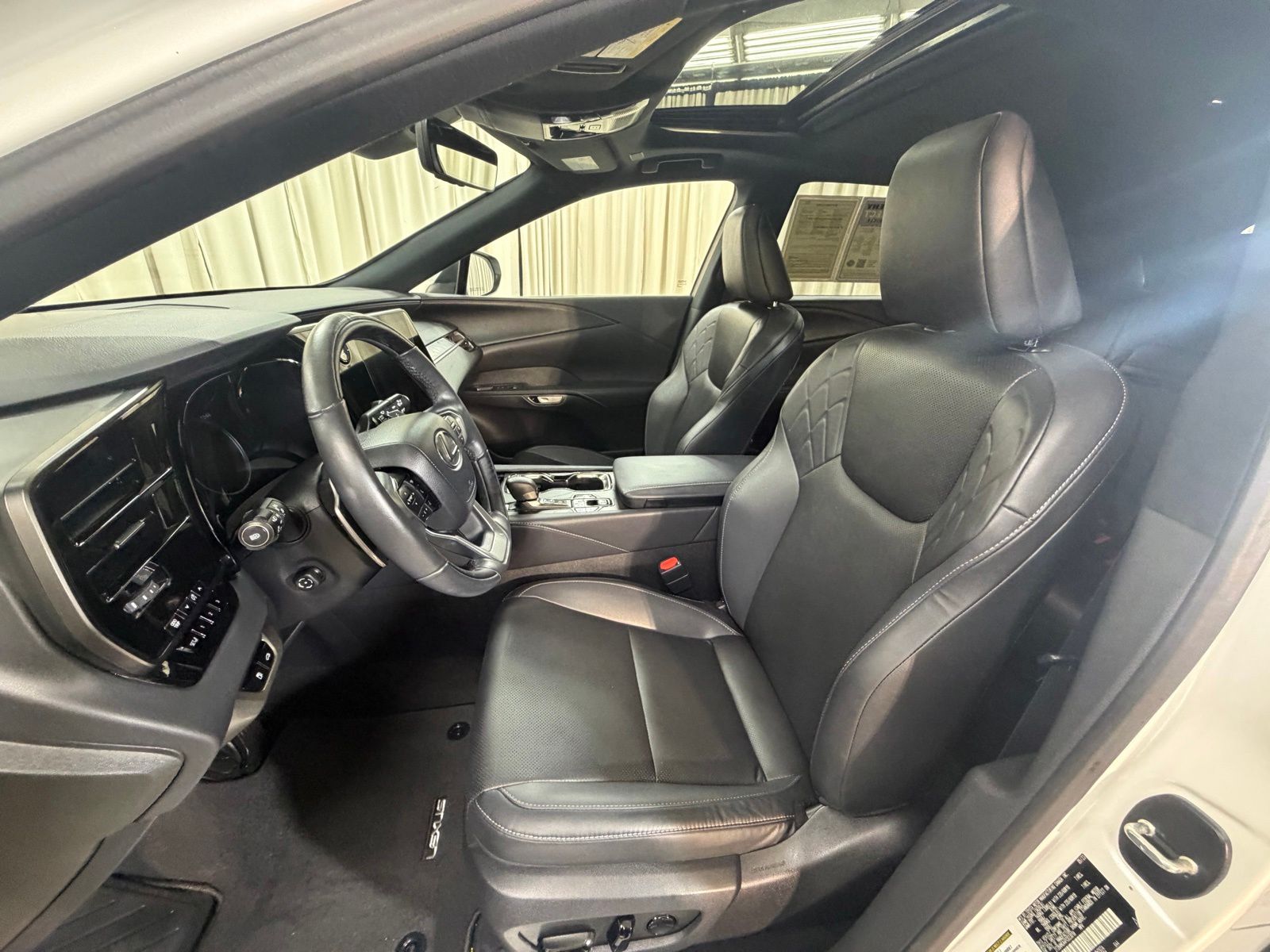 Used 2023 White Lexus 350 Premium image 32