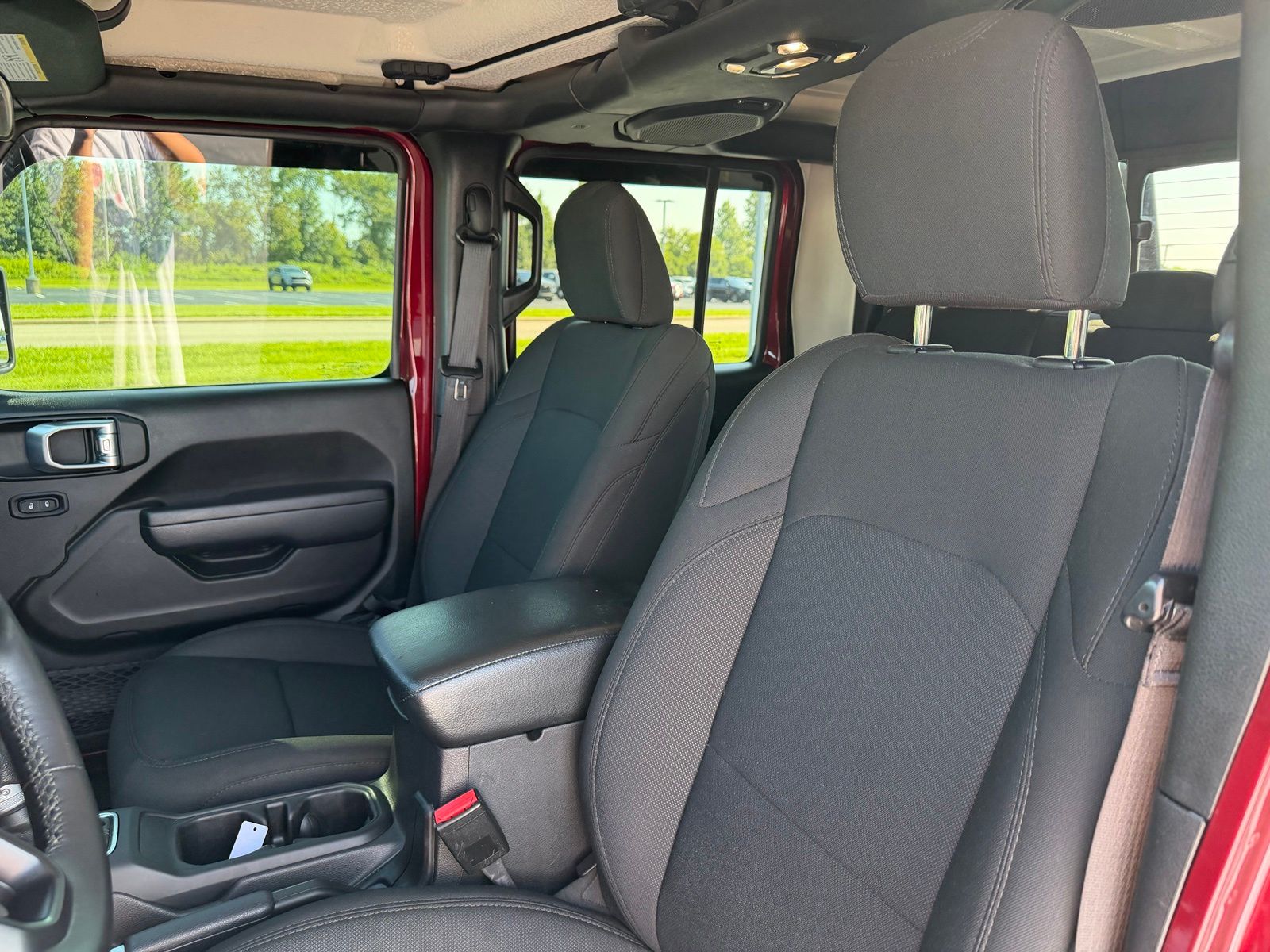 2022 Jeep Gladiator image 11