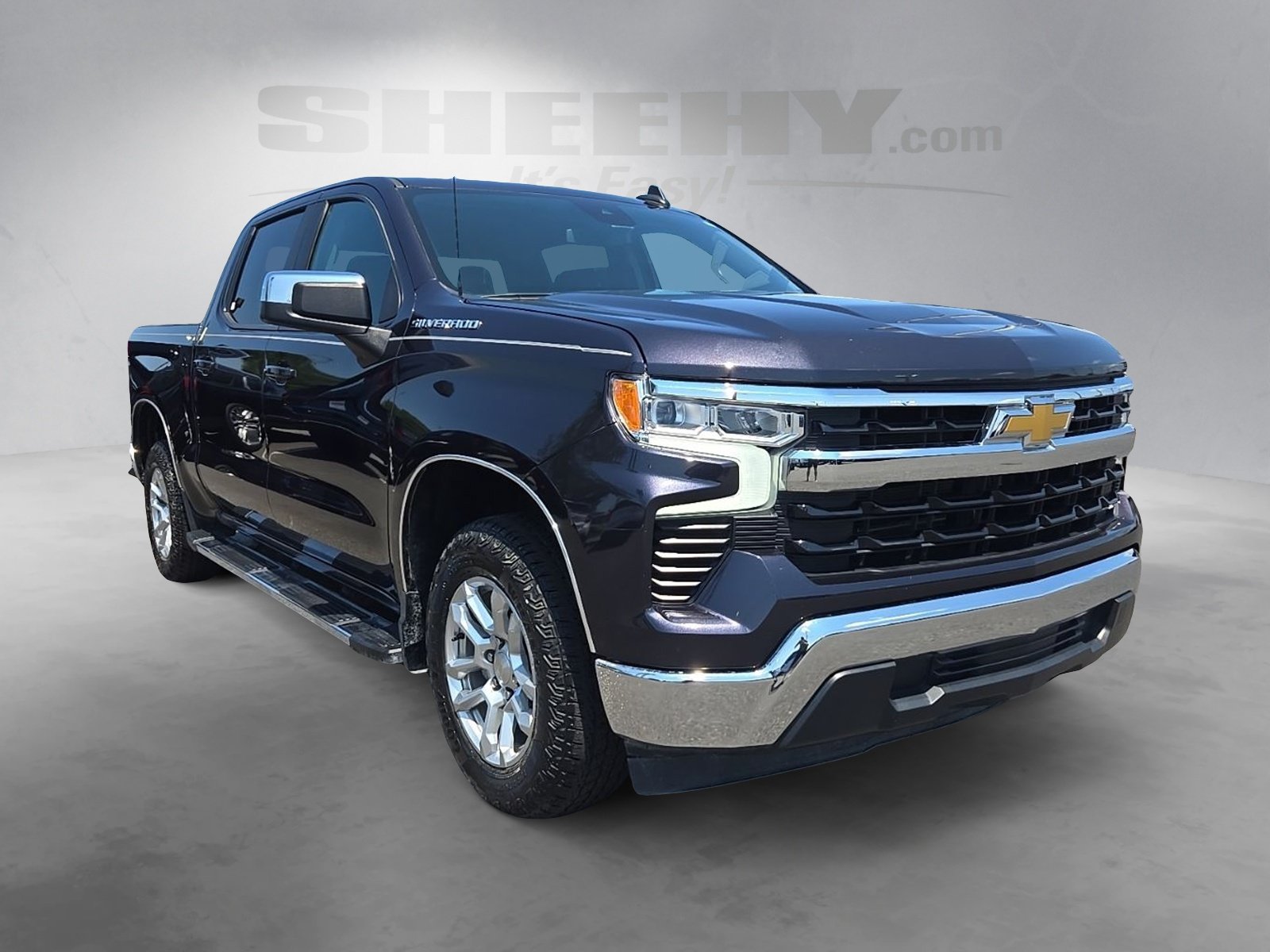 Used 2023 Gray Chevrolet LT image 2