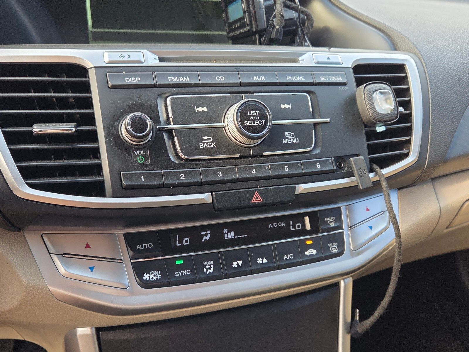 Used 2014  Honda LX image 21