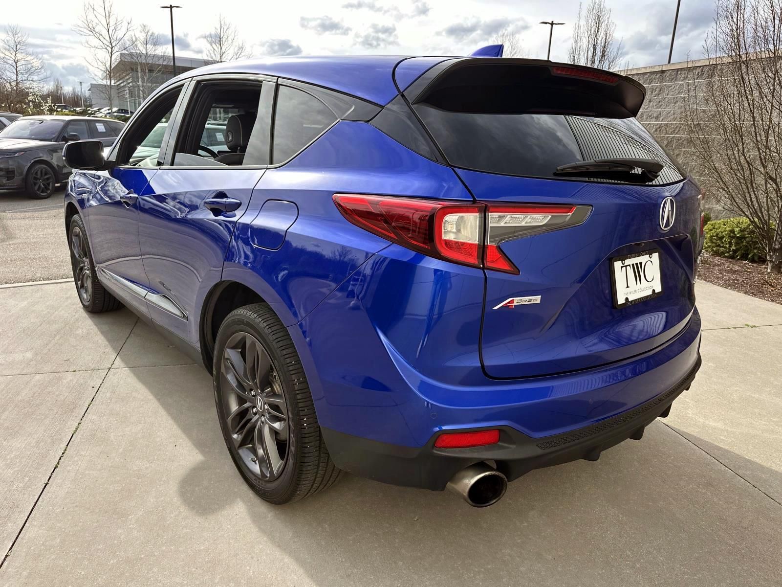 View vehicle photo 7