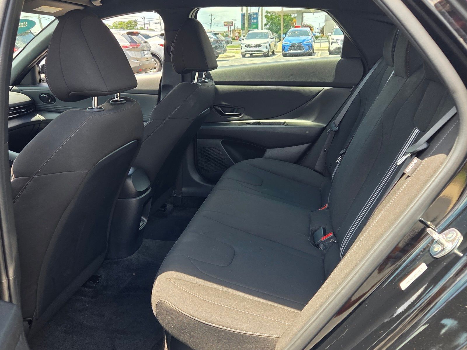 Used 2025 Black Hyundai SEL Sport image 6