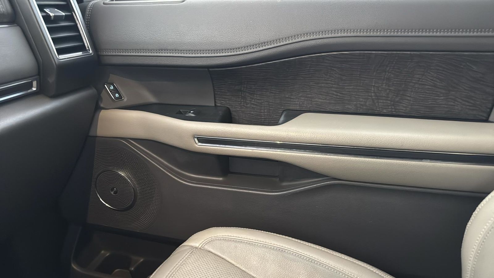 Used Car 2020 Ford Expedition  Limited For Sale Under $30,000 In Austin, Texas