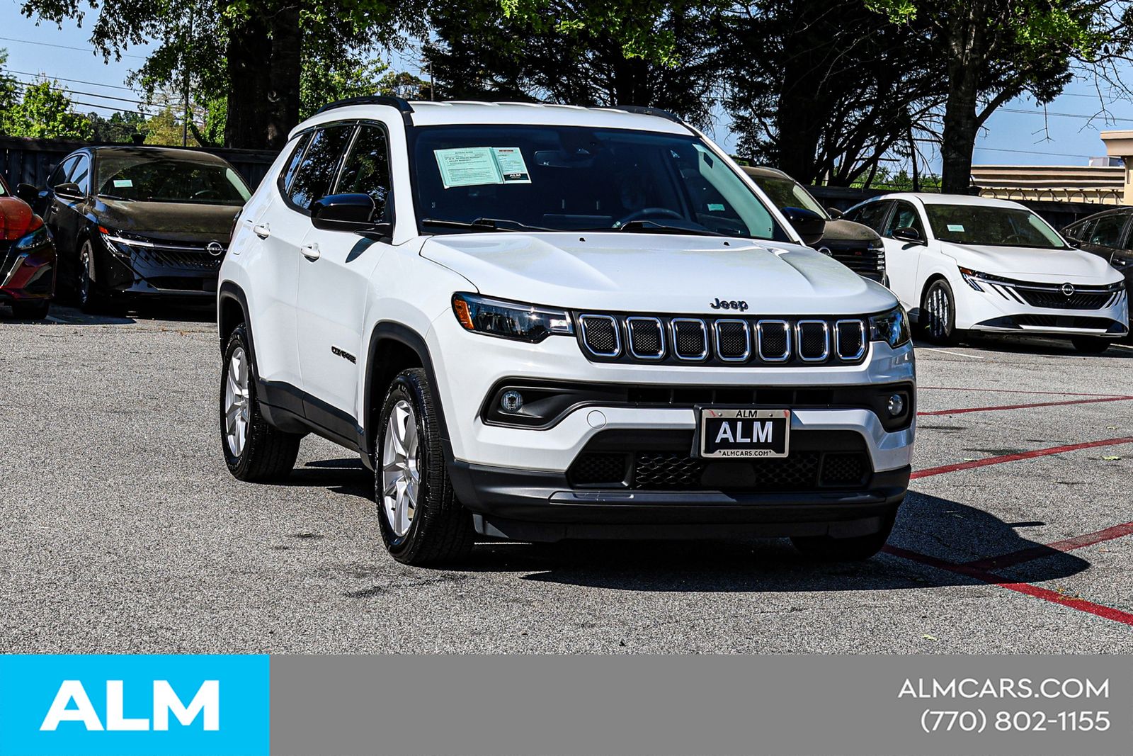 Used 2022 White Jeep Latitude image 6