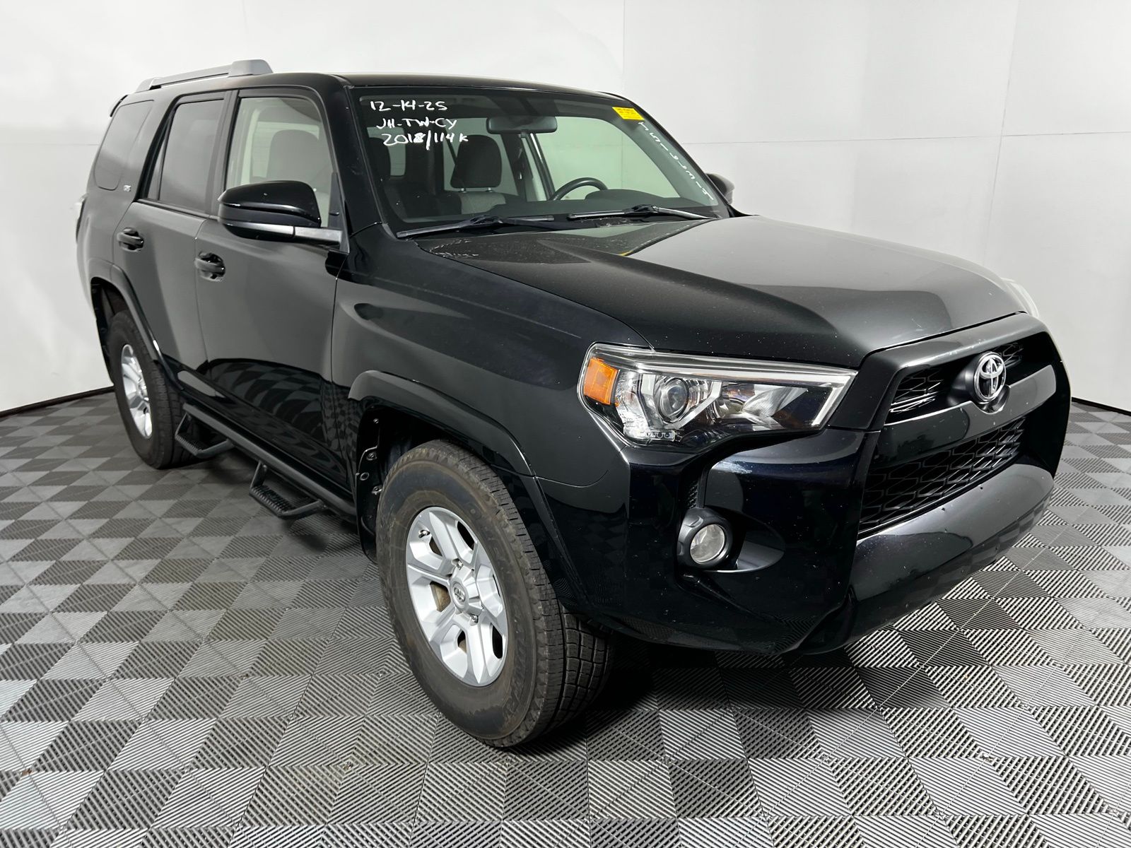 Thumbnail: 2018 Toyota 4Runner - 3