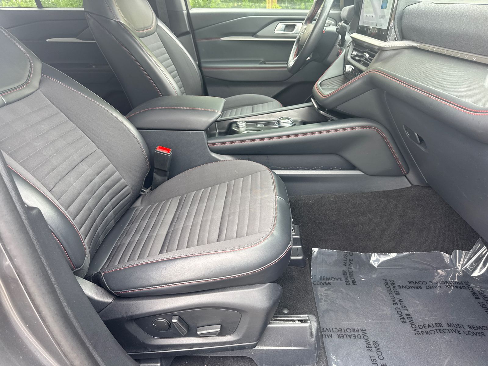 Used 2025 Gray Ford ST-Line image 13