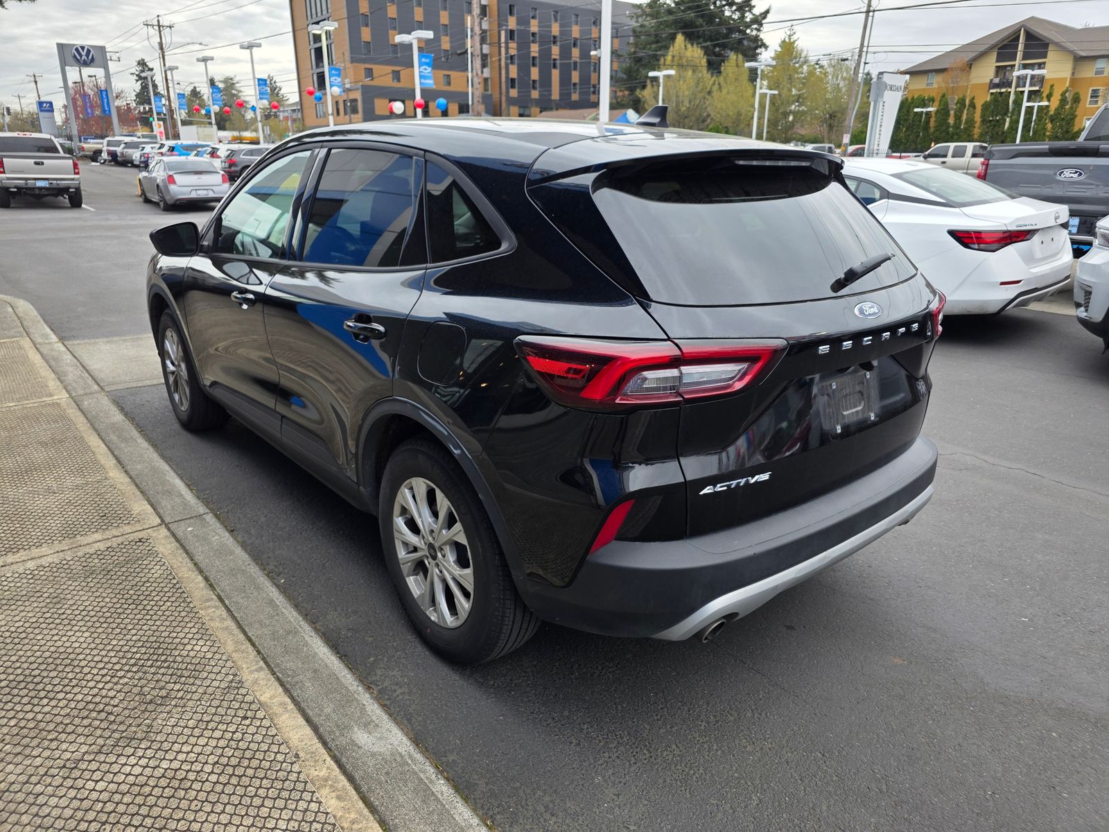 View vehicle photo 7