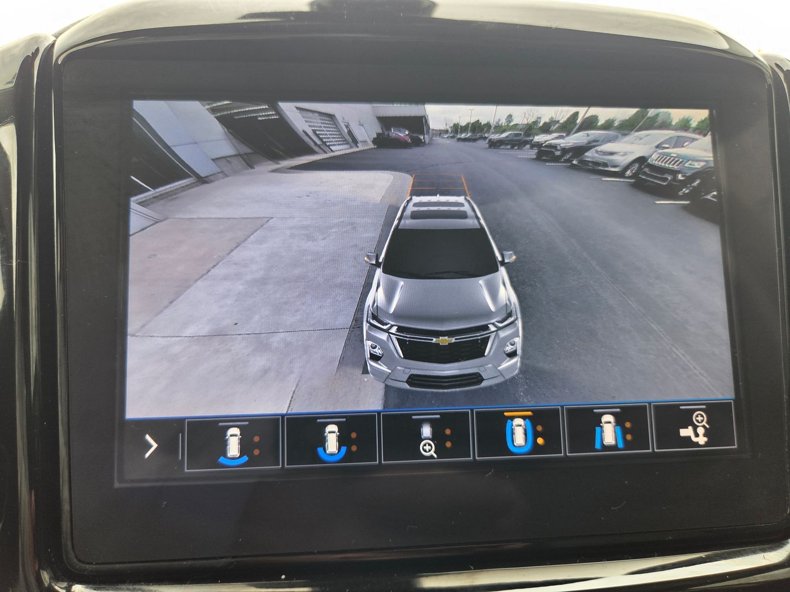 used 2021 Chevrolet Traverse car, priced at $27,244