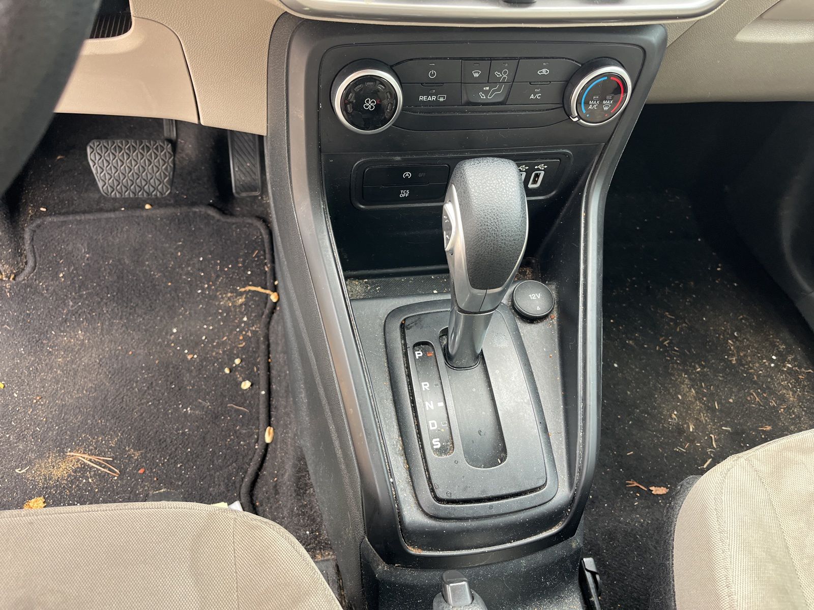 Used 2018 White Ford S image 15