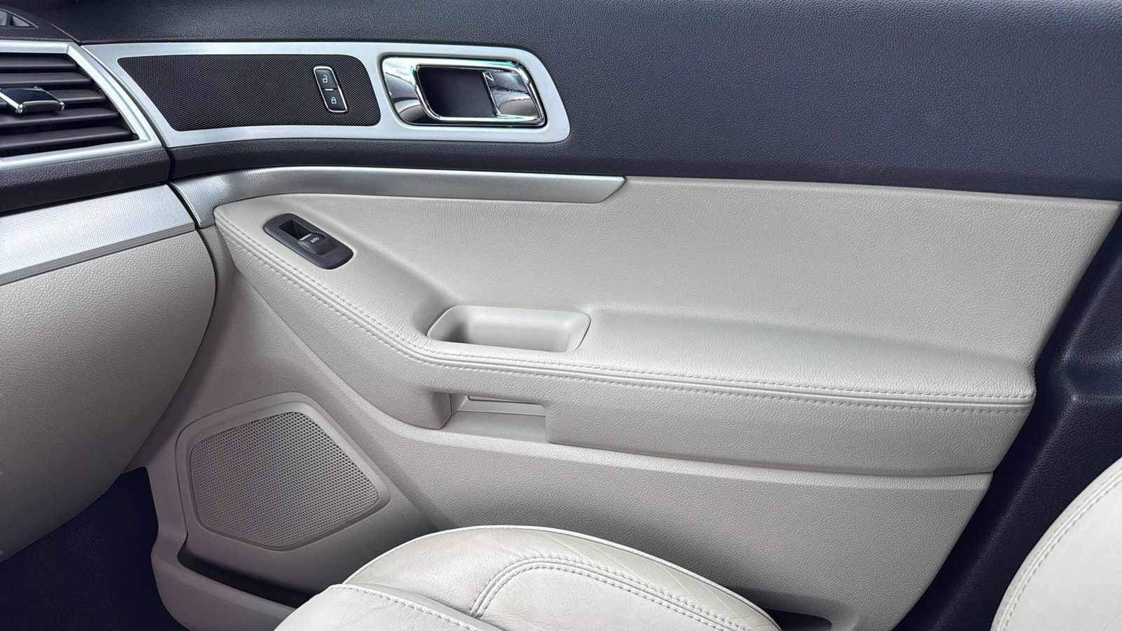 Used Car 2015 Ford Explorer  Xlt For Sale Under $20,000 In Austin, Texas