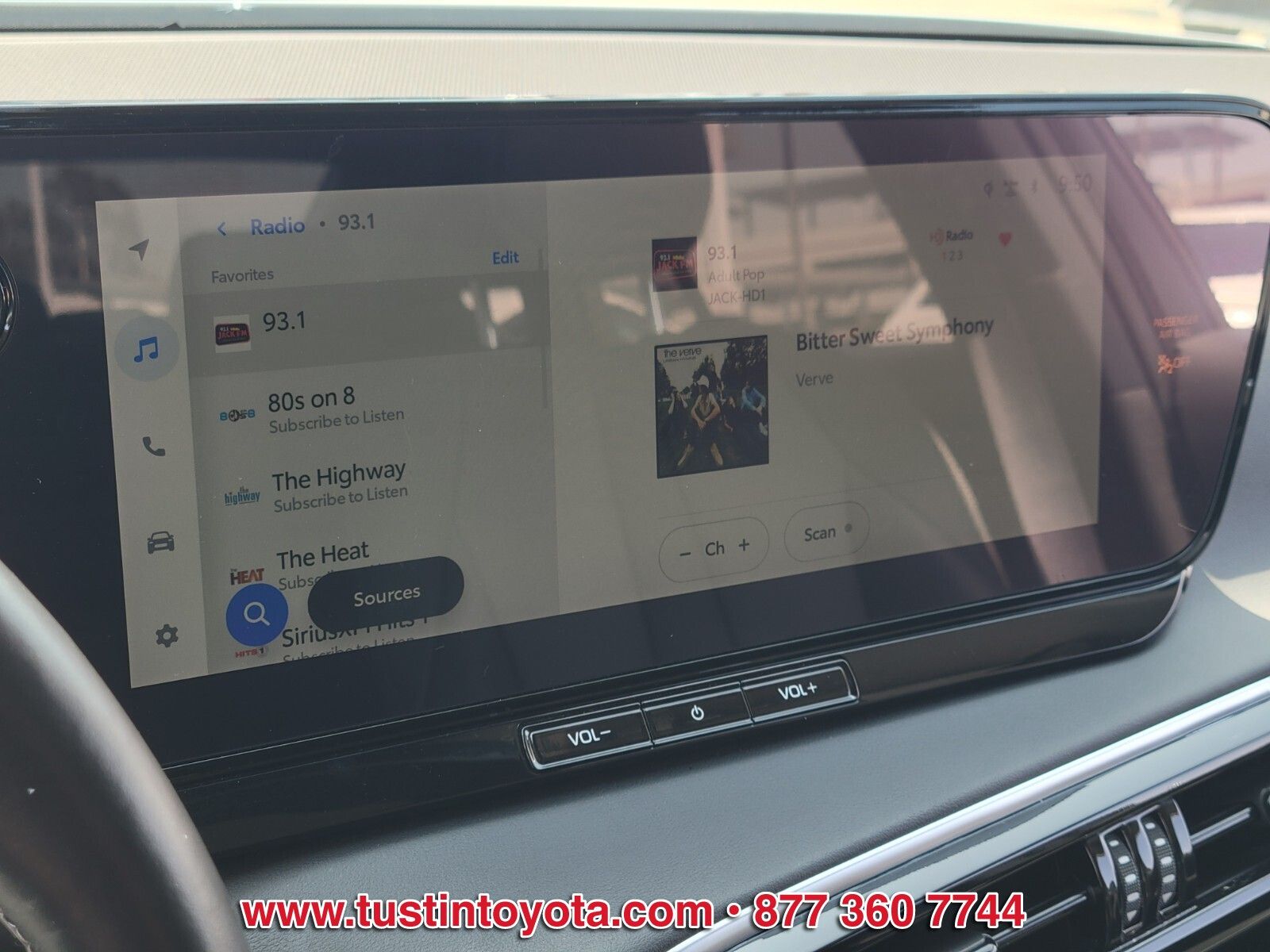 Used 2024 White Toyota XLE image 20