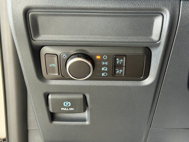 New 2026 Oxford White Ford STX image 31