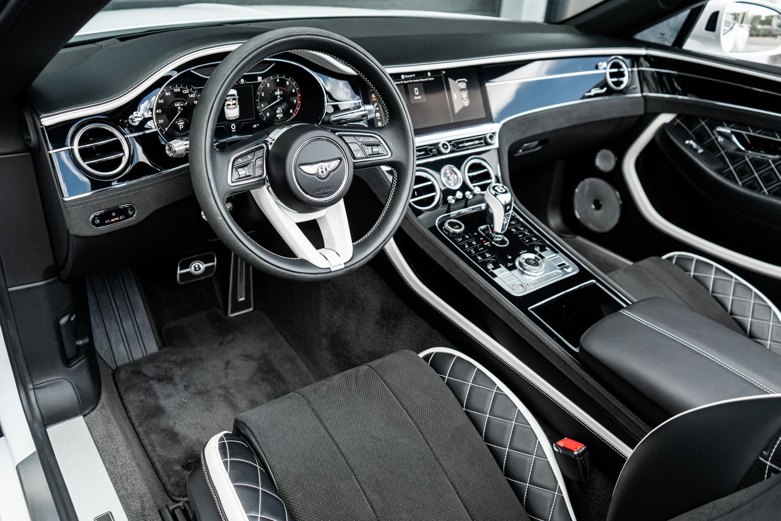 2024 Bentley Continental GTC Mulliner - Photo 30