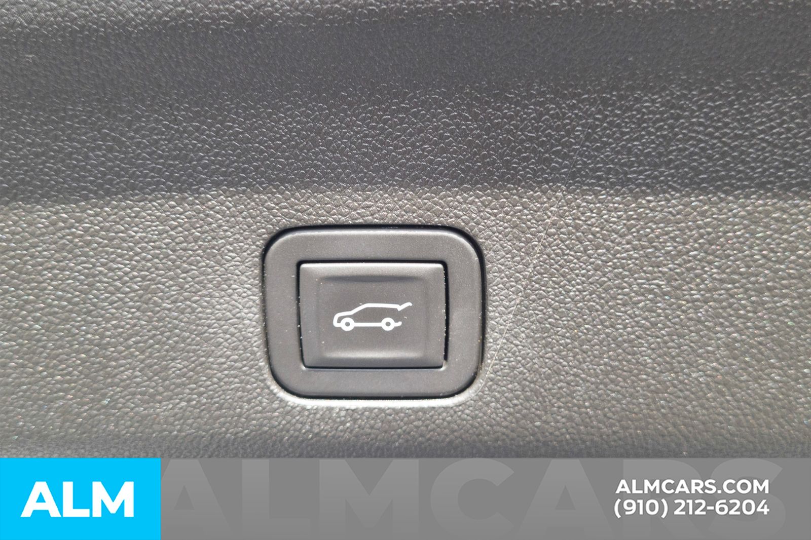 Used 2025 Summit White GMC Denali image 10