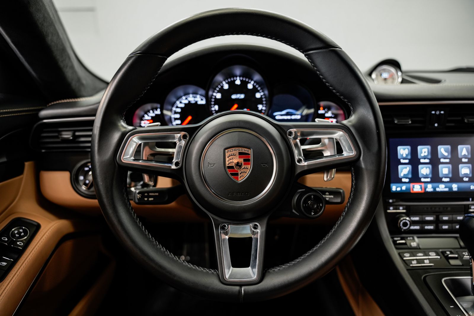 2018 Porsche 911 Carrera GTS — photo 9