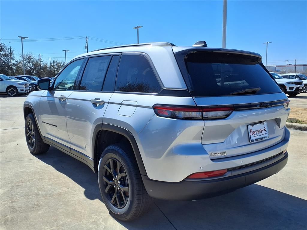 2026 Jeep Grand Cherokee Altitude - 4
