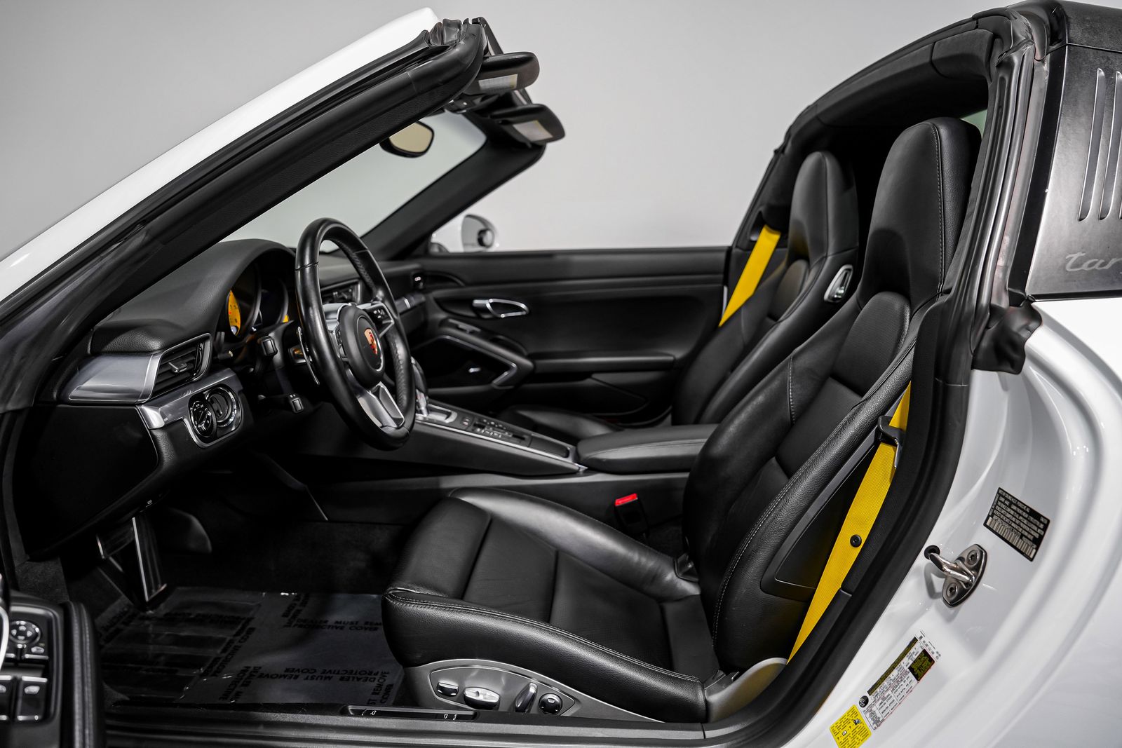 2017 Porsche 911 Targa 4 — photo 24