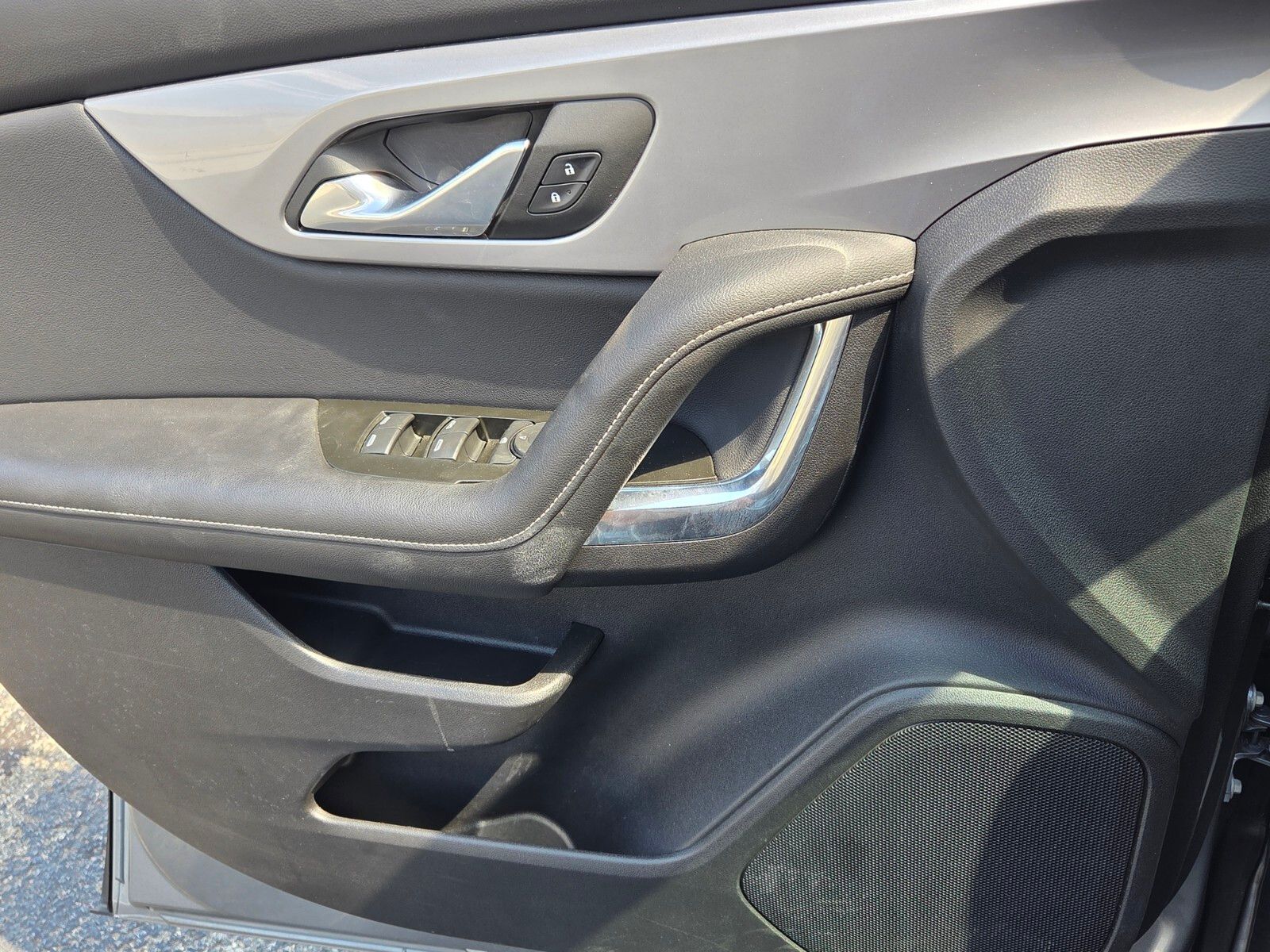 Used 2025 Gray Chevrolet LT image 27
