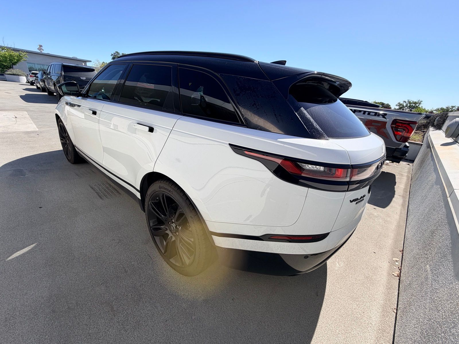 View vehicle photo 4