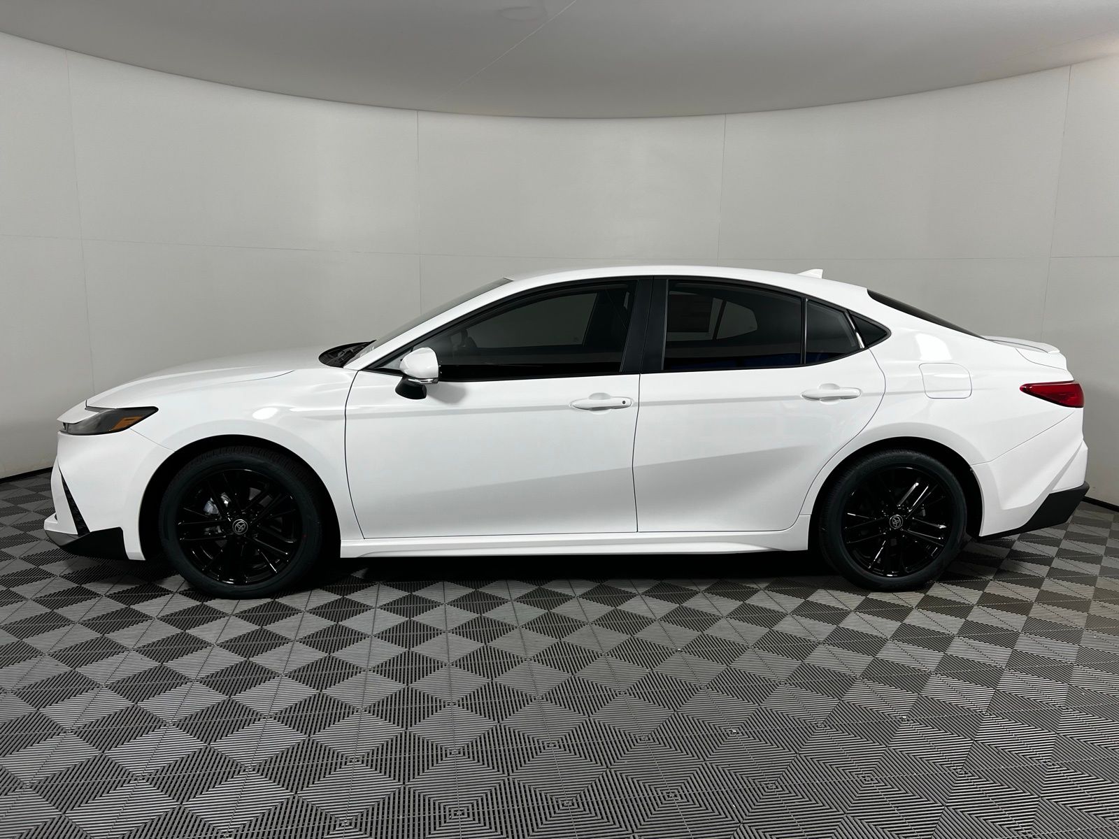 Thumbnail: 2025 Toyota Camry - 8
