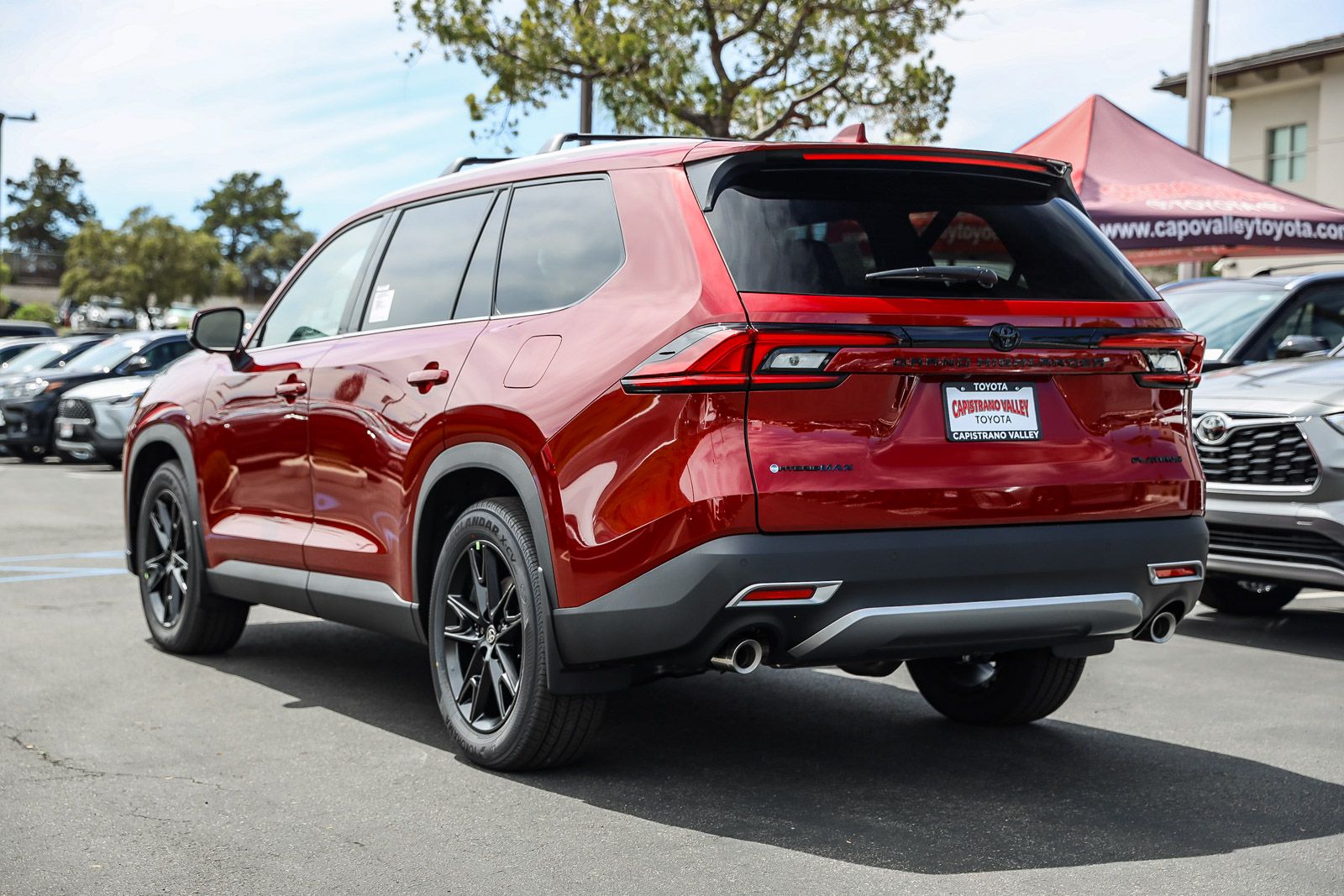 View vehicle photo 6