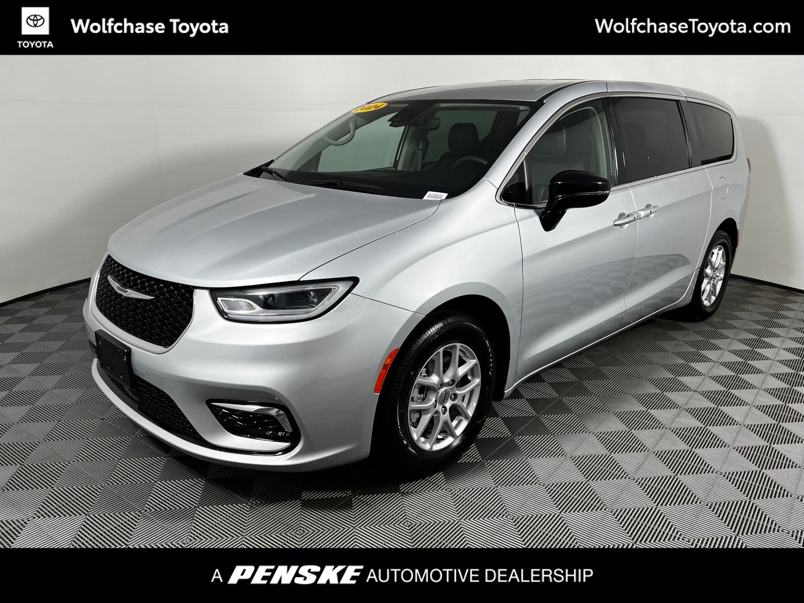 Thumbnail: 2024 Chrysler Pacifica - 1