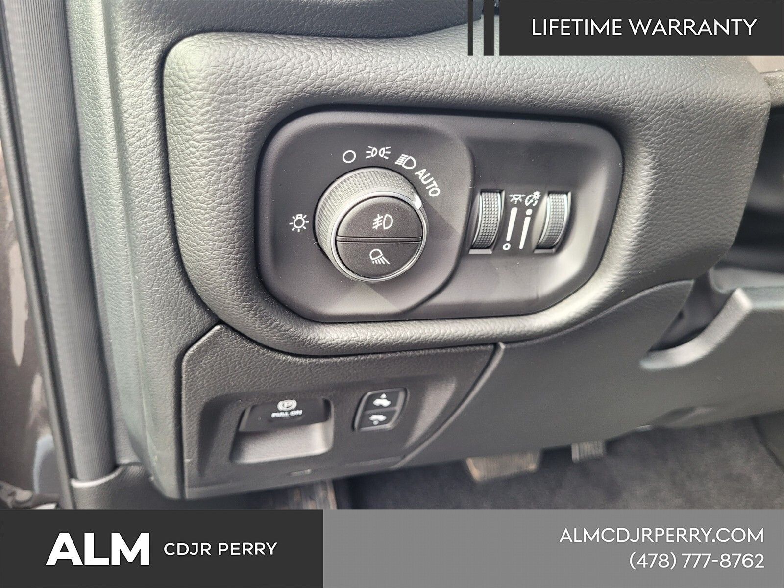 2026 RAM 1500 Laramie - Photo 25