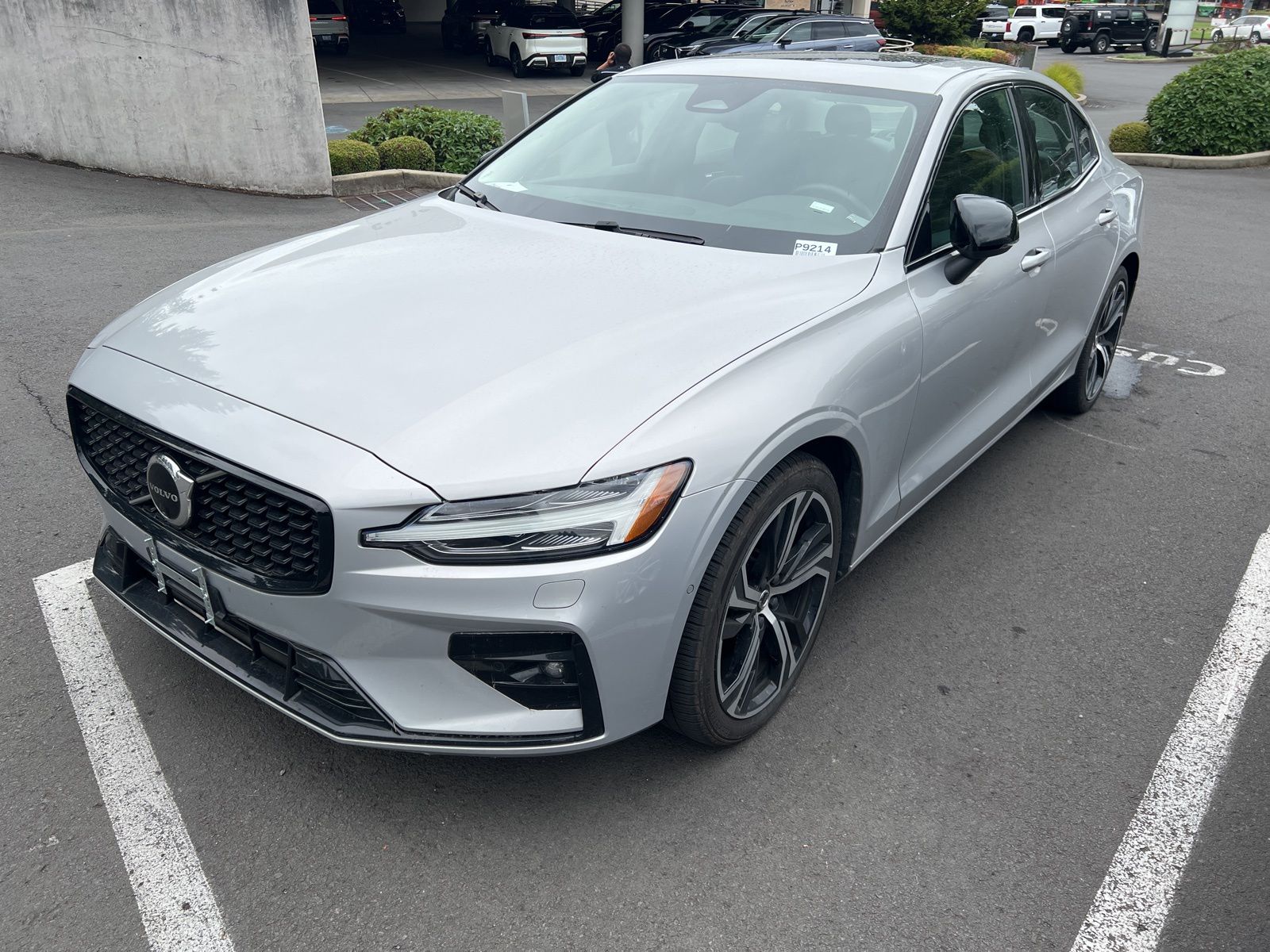 2024 Volvo S60 B5 Plus Dark Theme