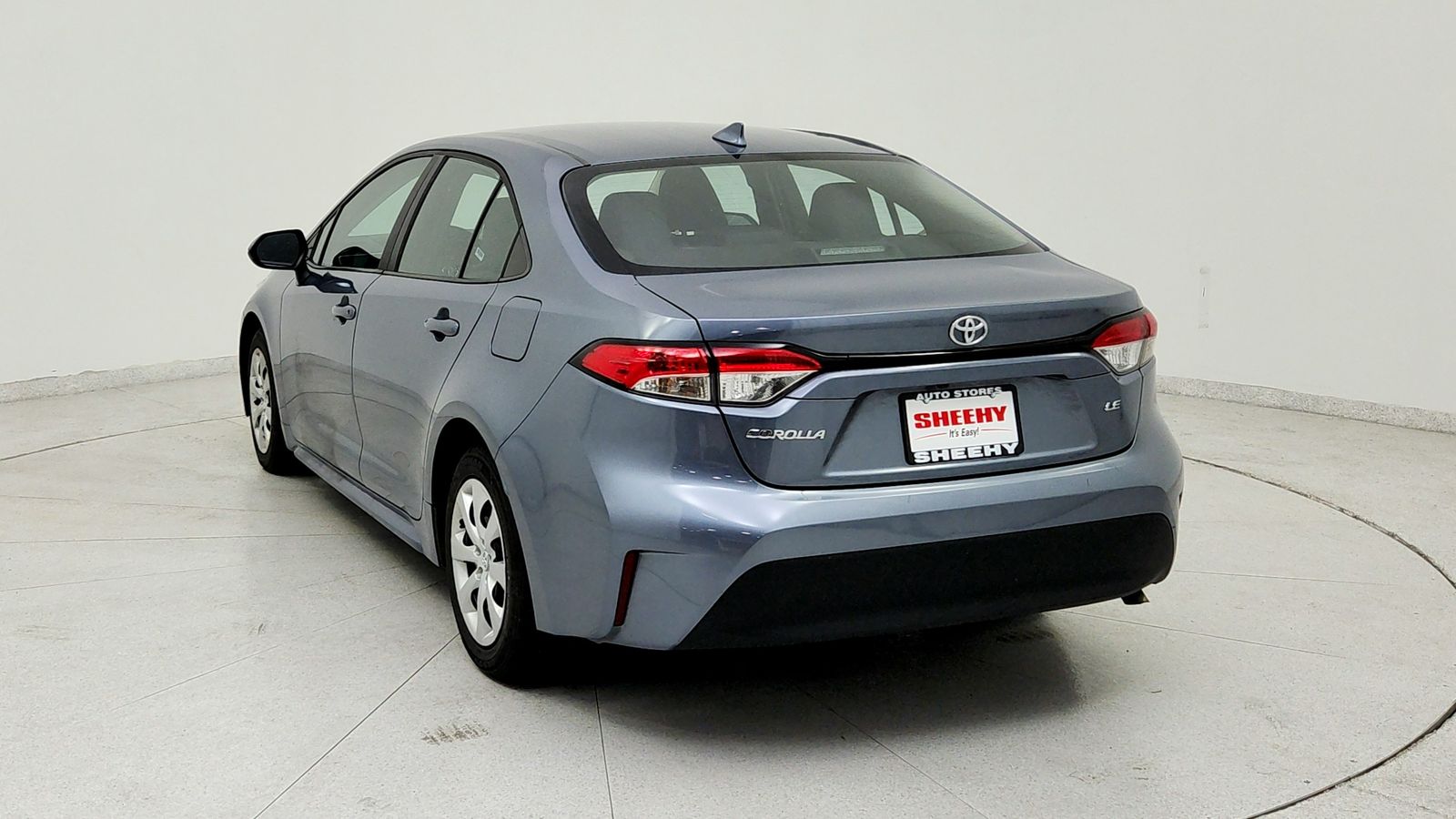 Used 2024  Toyota LE image 5