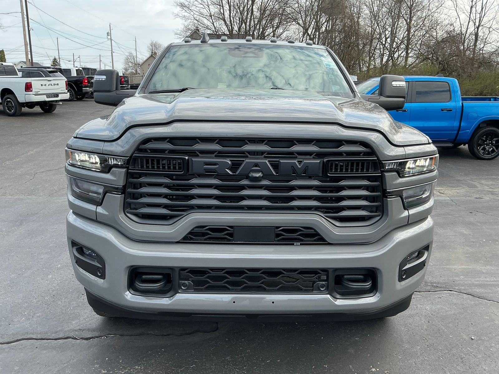 View vehicle photo 2