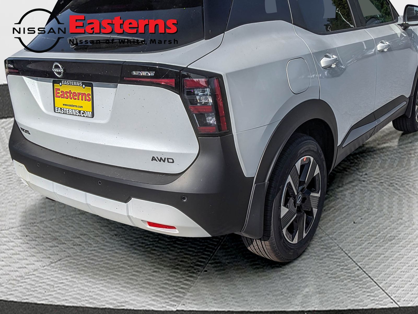 2025 Nissan Kicks SV photo 9