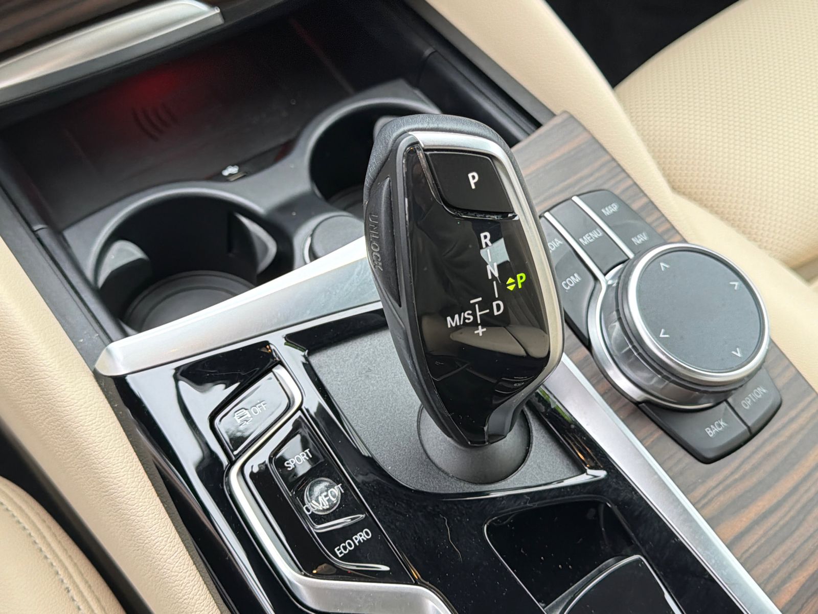 Used 2023 Alpine White BMW 540i xDrive image 18