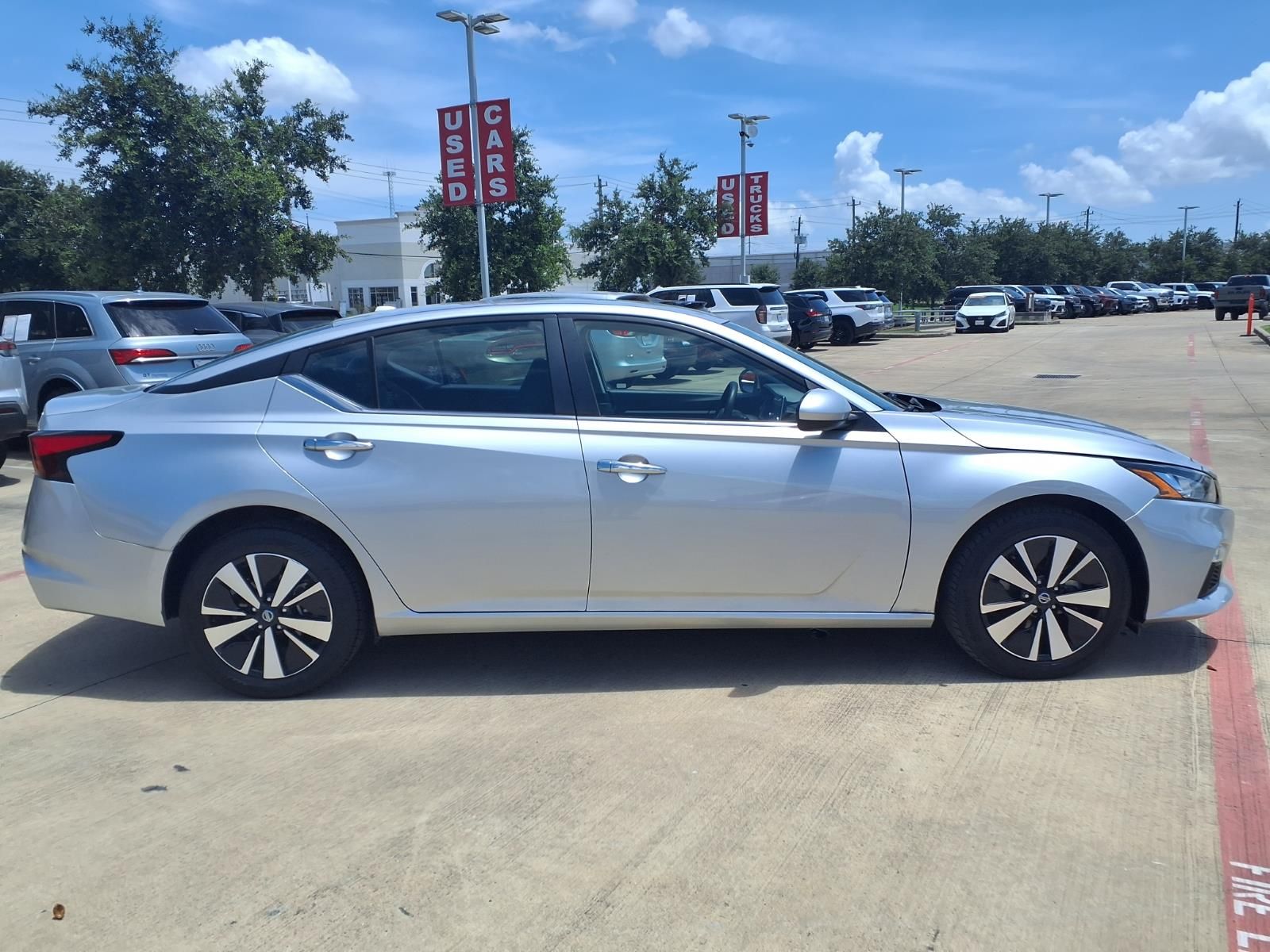 2022 Nissan Altima 2.5 SV Silver at Bravo Nissan
