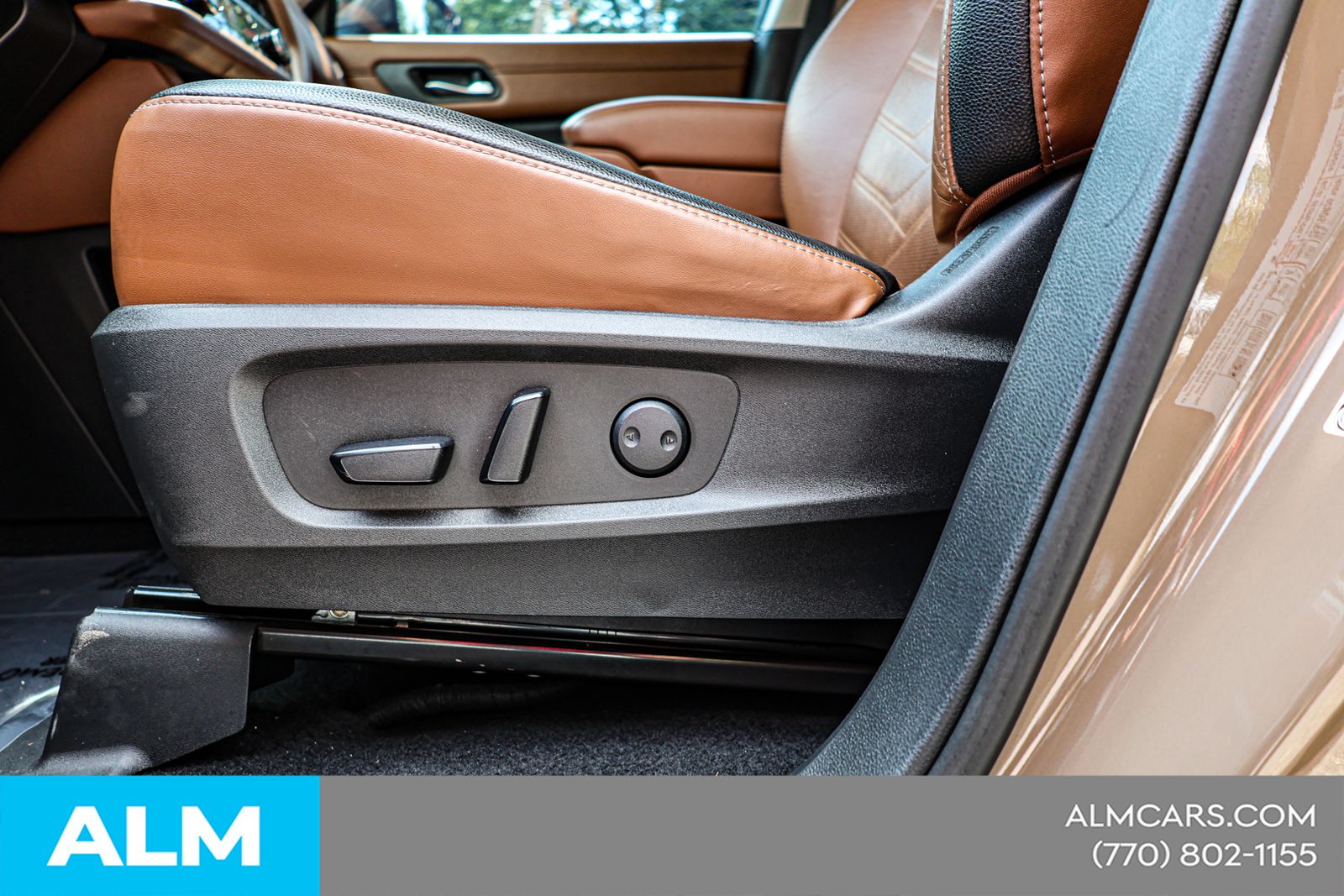 Used 2023 Beige Nissan Platinum image 20