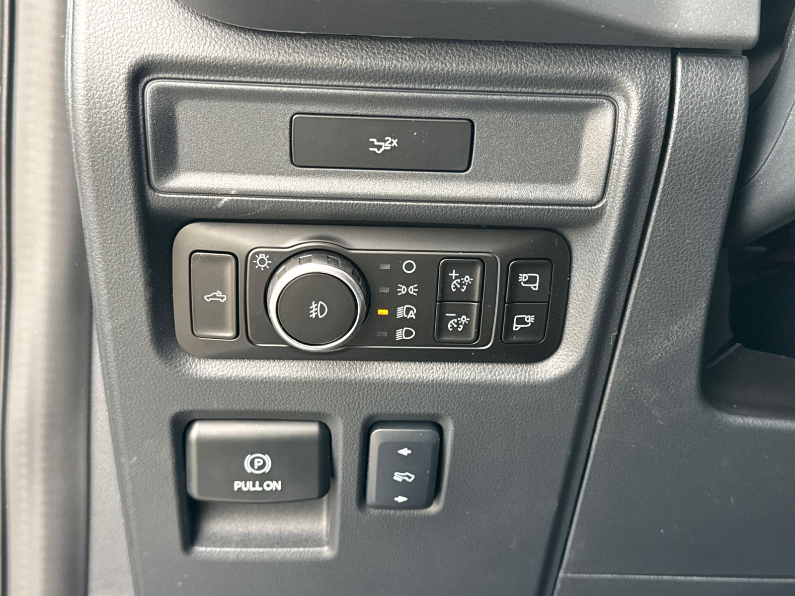 New 2026 Agate Black Metallic Ford XLT image 34
