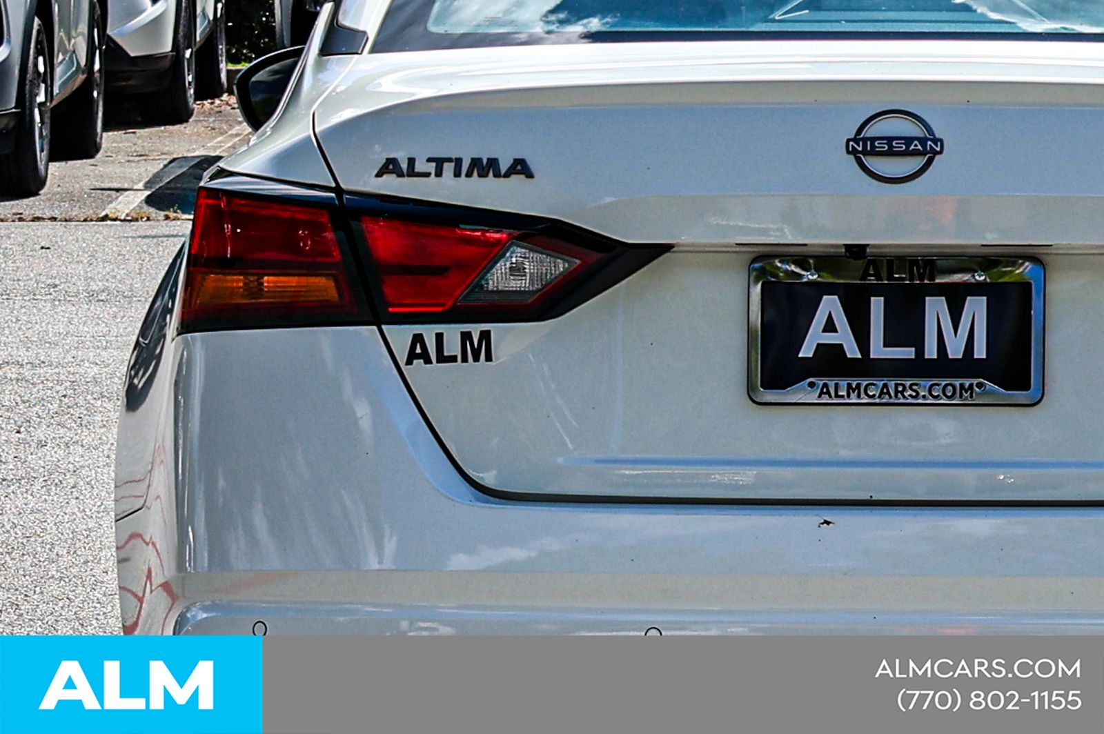 Used 2025 White Nissan 2.5 SV image 13