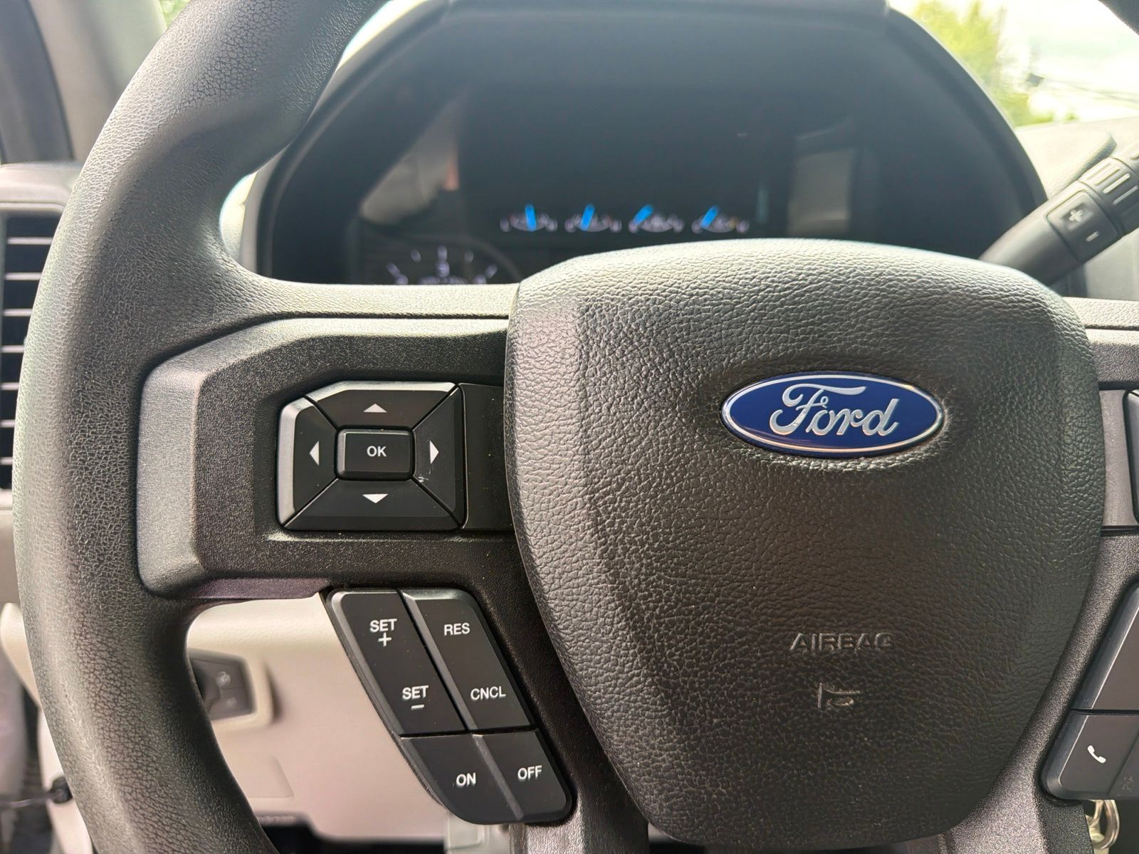 Used 2017 Oxford White Ford XL image 13