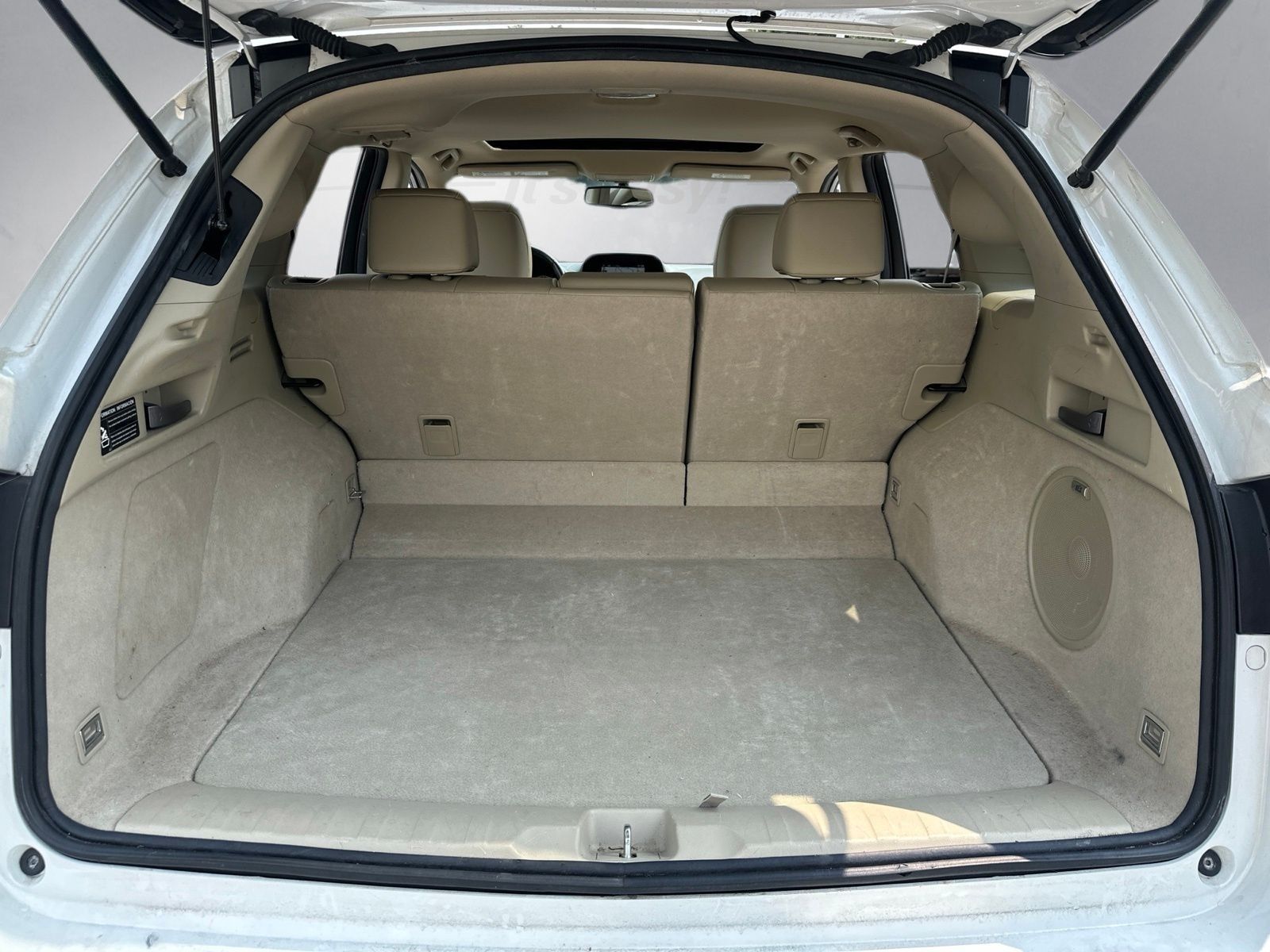 Used 2016 White Acura  image 29